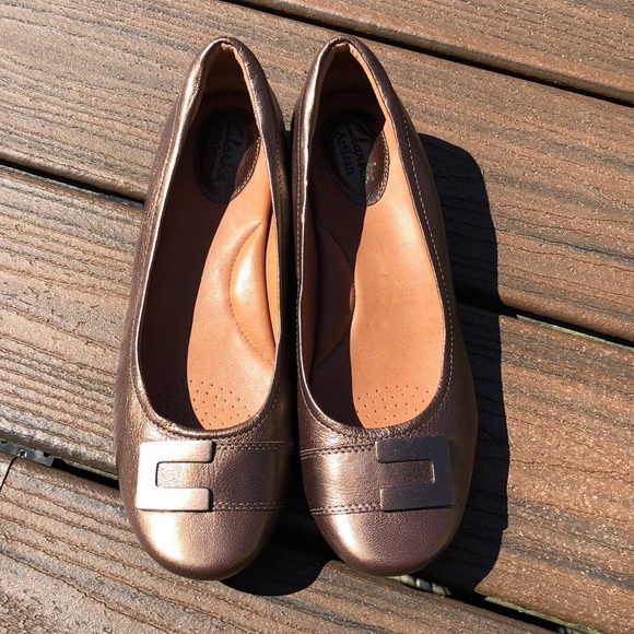 Clarks | Shoes | Clarks Artisan Concert Choir Bronze Metallic Flats ...